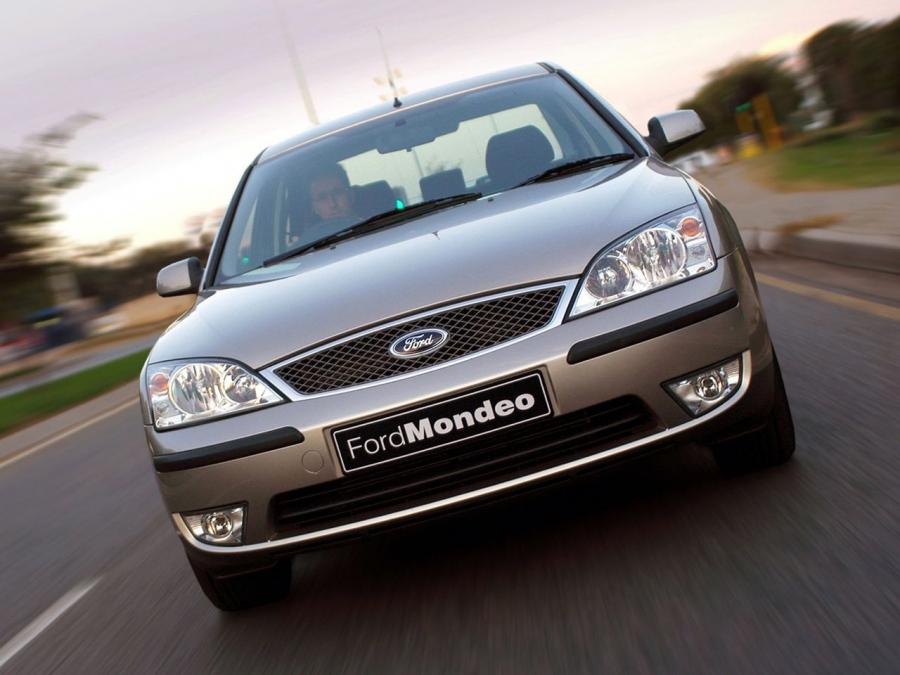  Ford Mondeo Sedan 2004 года  (ZA) (фото 2 из 9)
